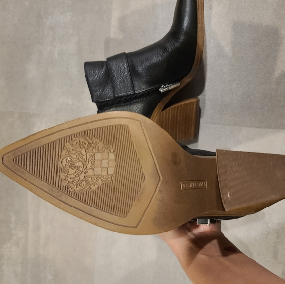 BN Vince Camuto booties - Picture 3 of 4